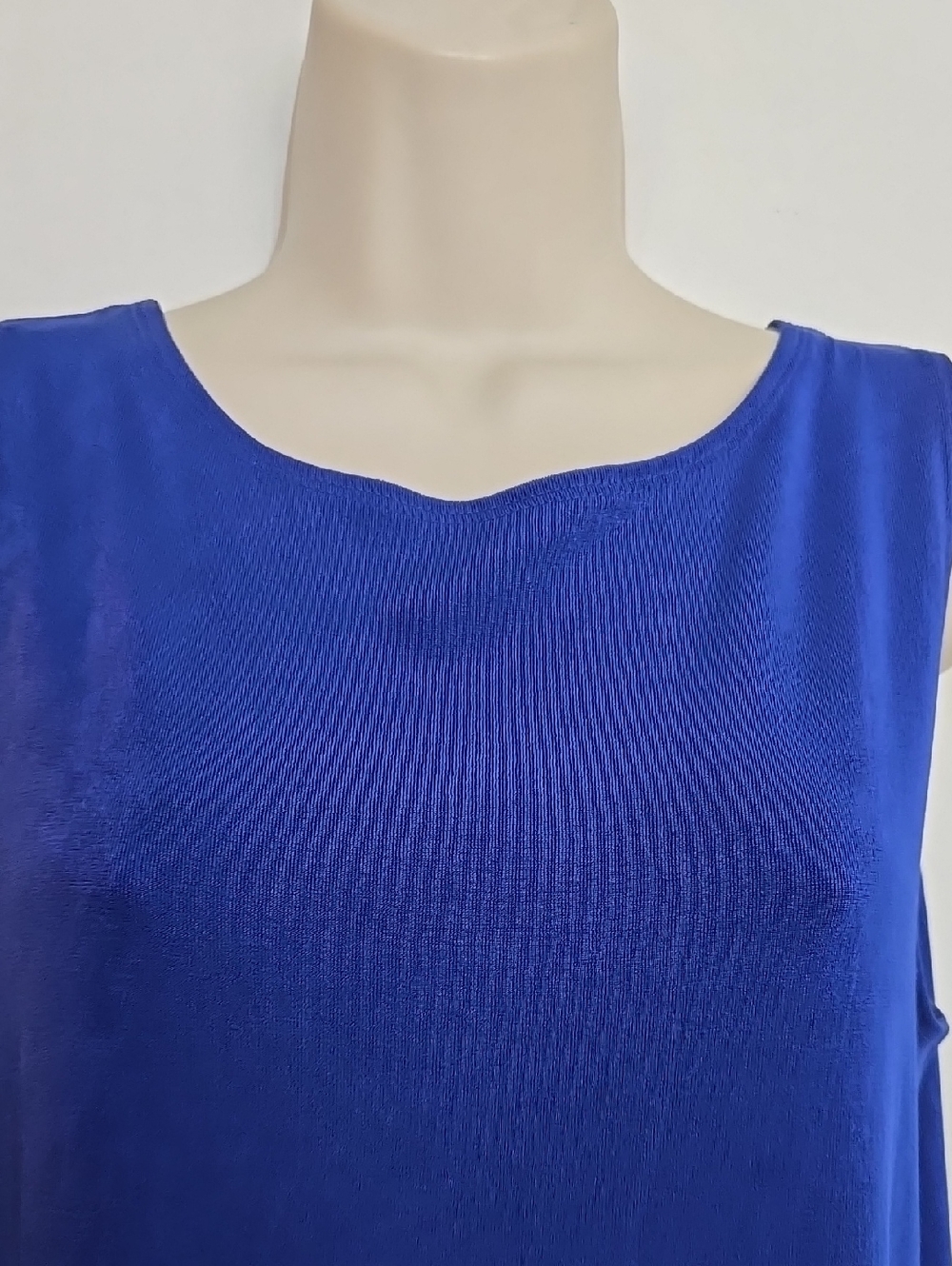 Travelers by Chico's Sleeveless Tank in Vibrant Royal Blue Size M Chico's 1 NWOT - Picture 2 of 5